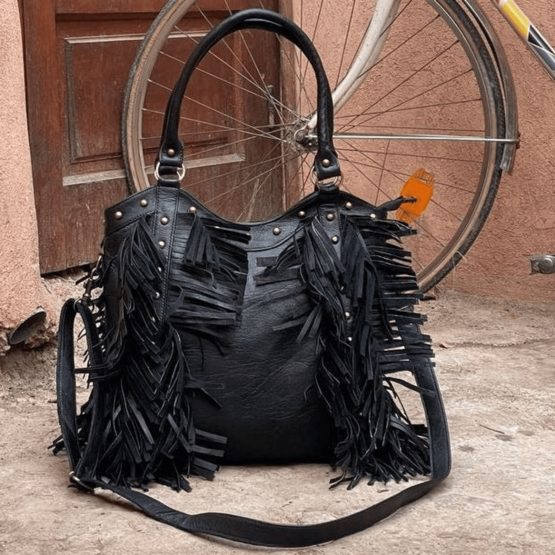 "Fringed" Leather tote bag - Black / Condensate Fringes - Trendiesty Worldwide